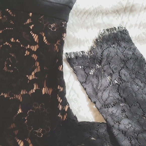 Lulu's Womens Deep V-Neck Bodycon Black Stretch Lace Midi Dress/Size M - Picture 9 of 10